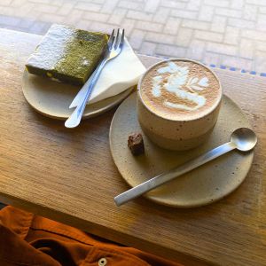 loaf coffee matcha cake